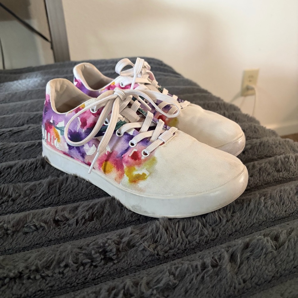 NOBULL White Low-Top Sneakers with Purple and Pink Watercolor Detail women’s 7.5